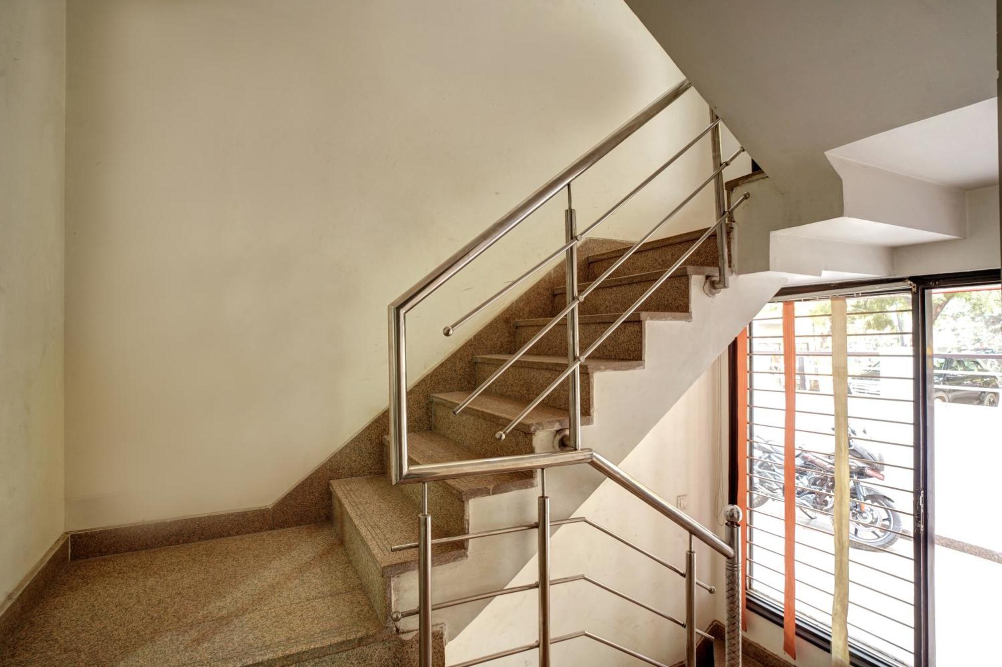 Nexhub Stay - Huda City Centre Gurgáon Kültér fotó